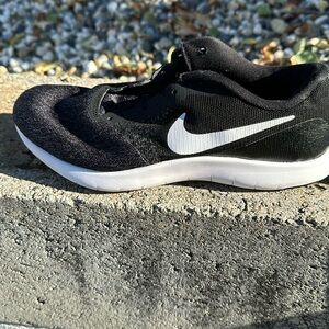 Nike shoes black/gray